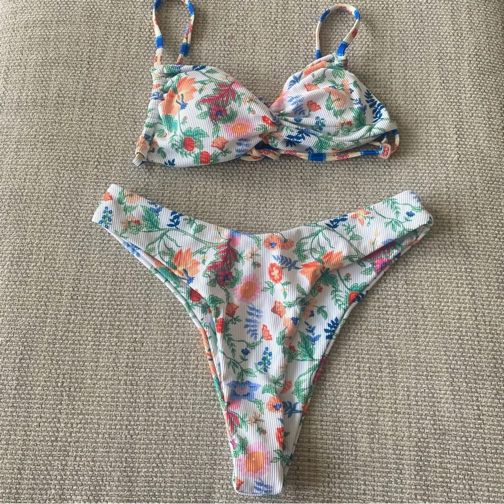 Floral Print White & Coral Women's Bikini Set. NWOT